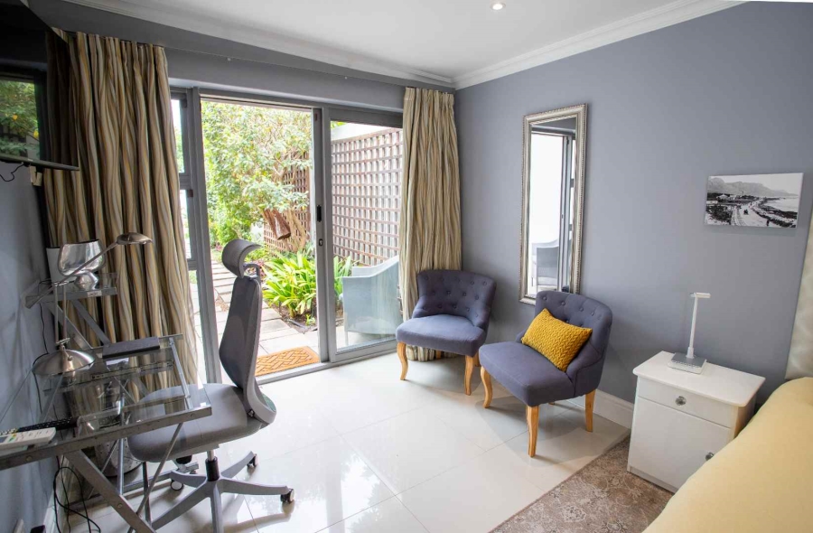 To Let 1 Bedroom Property for Rent in Camps Bay Western Cape